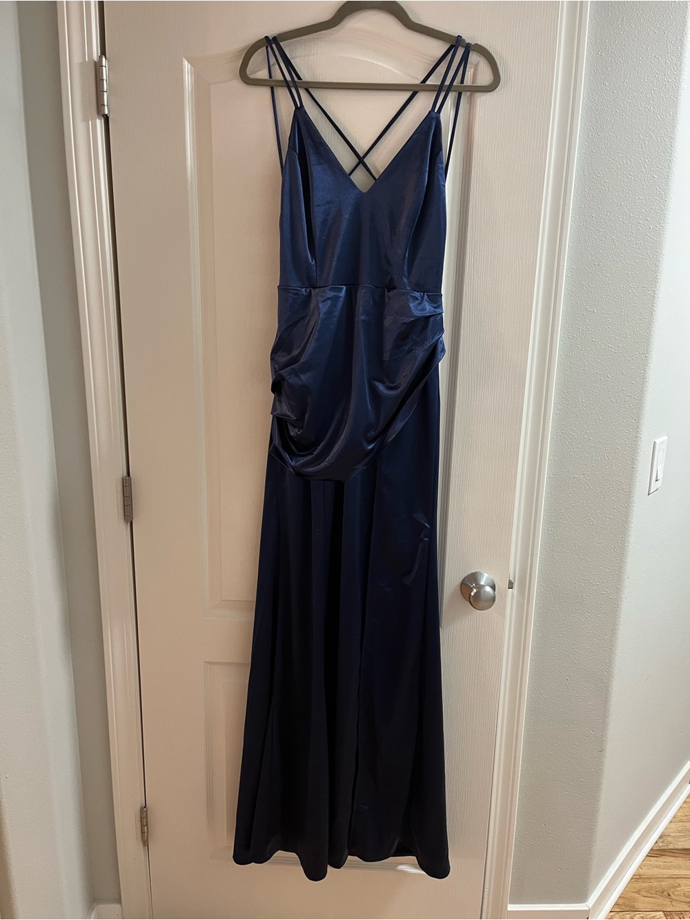 Elegant Navy Satin Spaghetti-Strap Evening Dress
